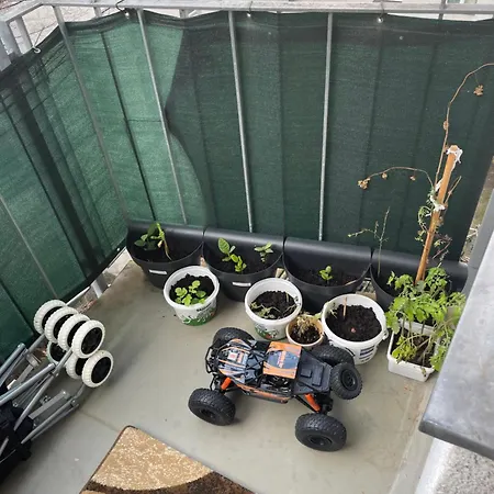 Dikmen Family In Lägenhet *